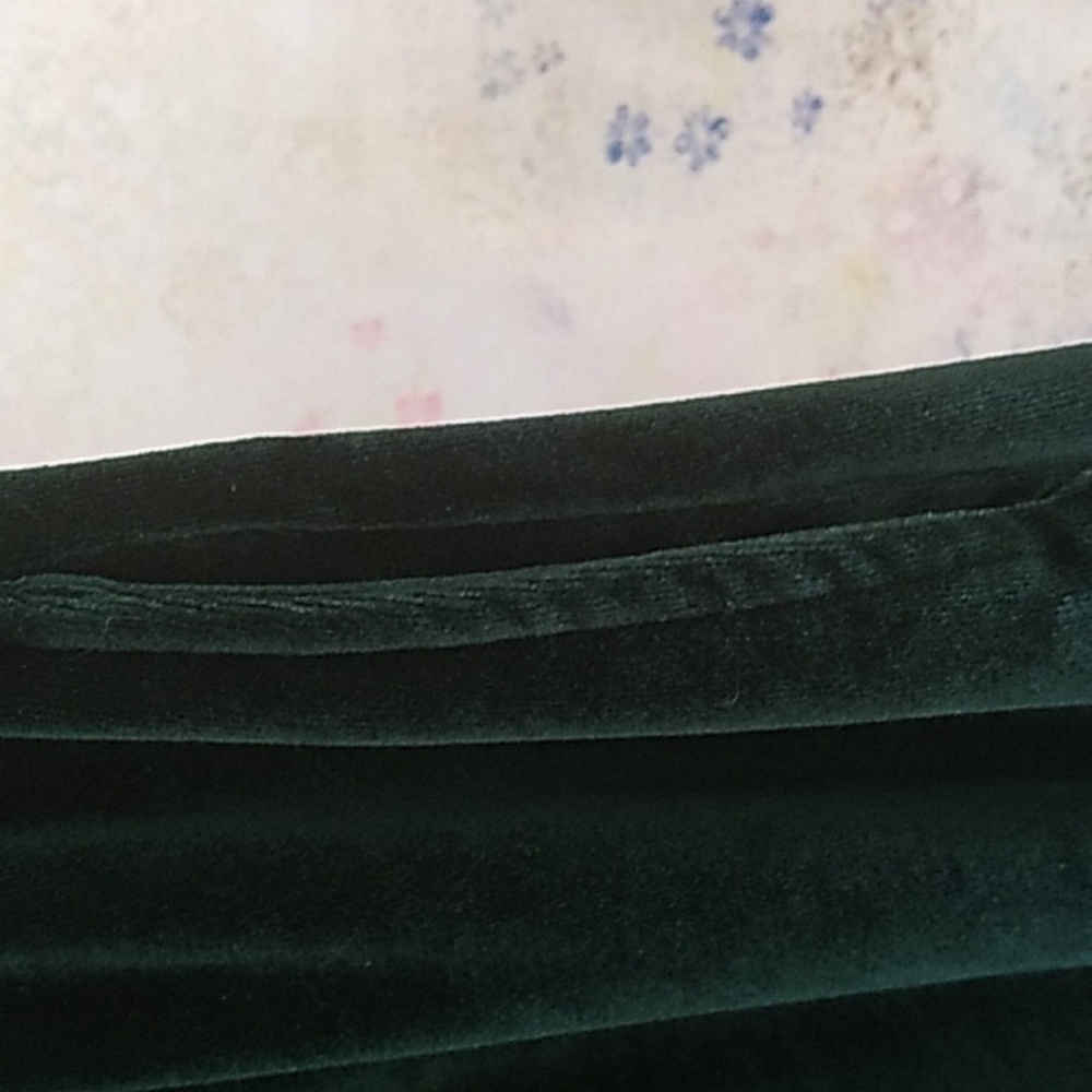 Valenti Women's Size Small Forest/Hunter Green Velvet Pull On Pants *Altered* - Picture 4 of 13